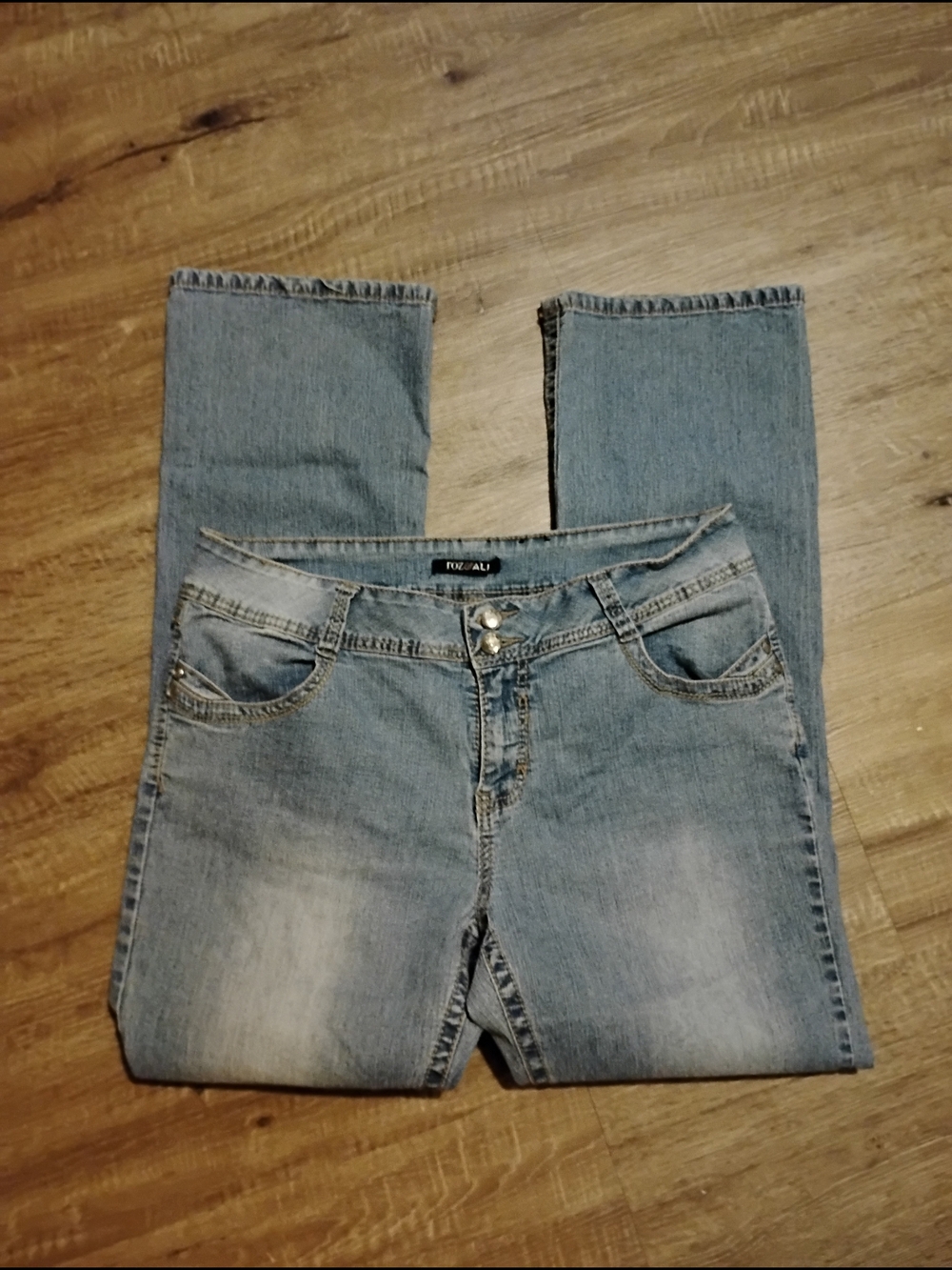 Straight Leg Women's Jeans in Light Blue